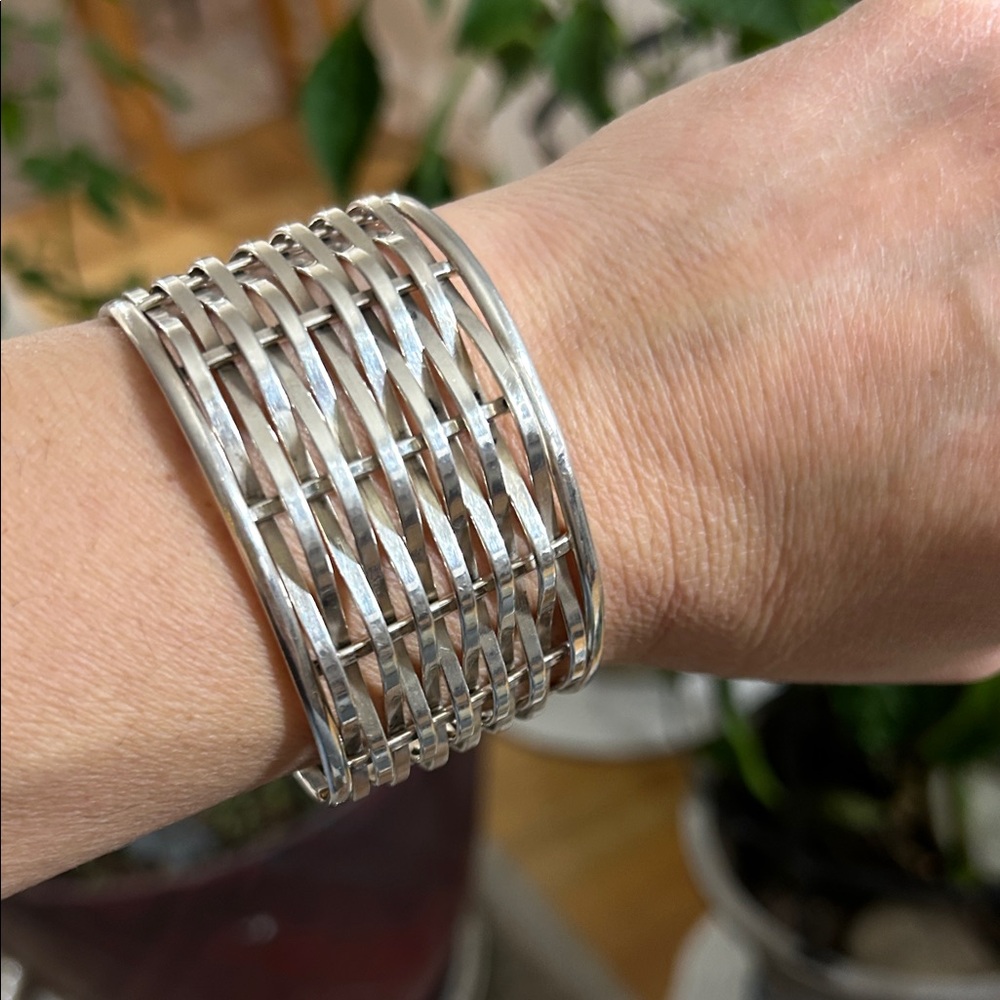Quiet luxury Sterling silver 925 bangle bracelet vintage